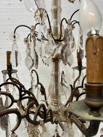 Lampadario in stile Luigi XV con pendenti e frutta in vetro colorato XX secolo