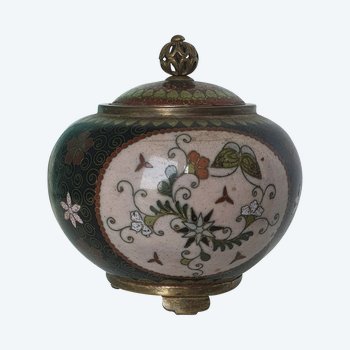 Attractive, lidded, Japanese cloisoné pot from the Meiji period