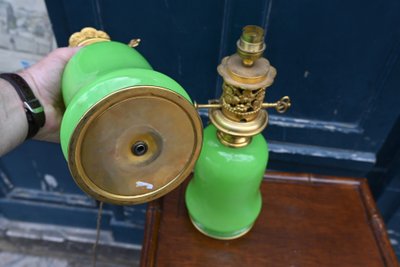 Paar Lampen aus Opalin-Glas XIX, Provenienz Madeleine Castaing