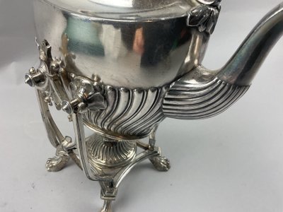 Samowar aus versilbertem Metall englischer Stil