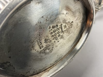 Samowar aus versilbertem Metall englischer Stil