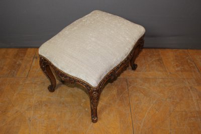 Coppia di sgabelli Luigi XV in noce del 1900 circa