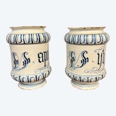 Antique pair of albarello apothecary vases. Bassano 18th century, 20x14cm