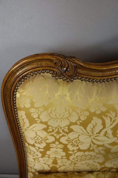 LIT LOUIS XV EN NOYER SCULPTE 