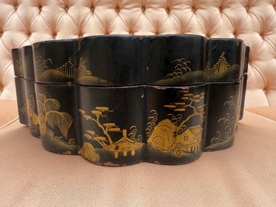 Nähkästchen aus lackiertem Holz in Form eines Schmetterlings, China, Kanton XIX.