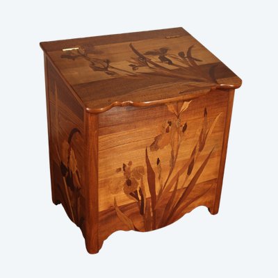  Jugendstil-Holzkiste von Gallé