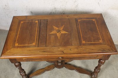Table à écrire bureau de style Louis XIV époque 18ème en bois fruitier et marqueterie