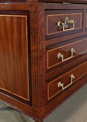  Commode Scriban Louis XVI en Acajou et Bois précieux – XVIIIe 