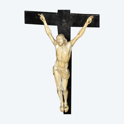 Crocifisso in legno annerito, Cristo in avorio scolpito XVII secolo