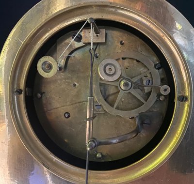 Pendule en bronze doré « l’amour aveugle » vers 1820