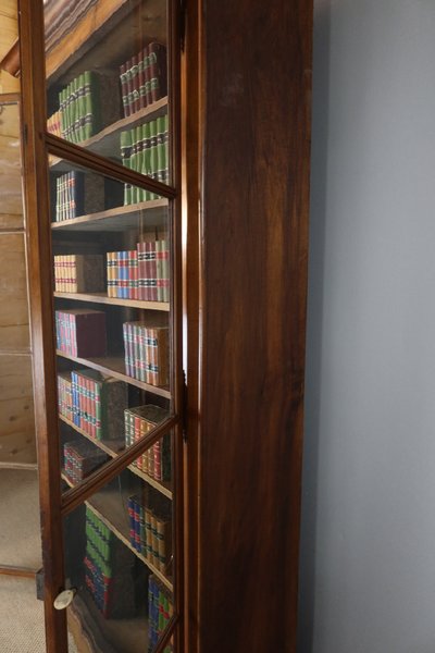 Bibliothèque XIX en noyer 