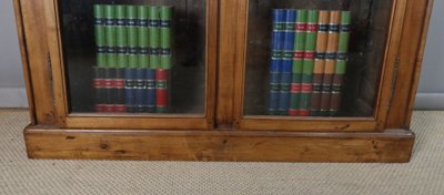 Bibliothèque XIX en noyer 