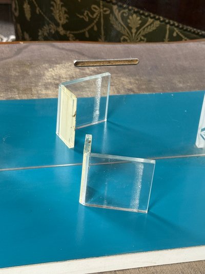 PRÉSENTOIR ANCIEN DE MAGASIN DE LA MARQUE LALIQUE EN PLEXIGLAS ET MIROIR