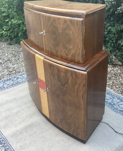 Art-Deco period system bar
