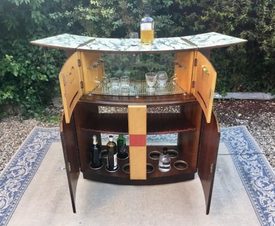 Art-Deco period system bar