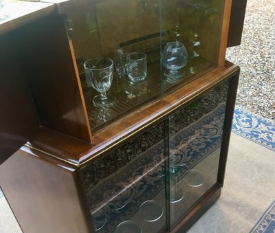 Art-Deco period system bar