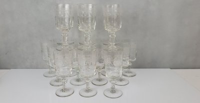 18 water/wine glasses Late 19th century