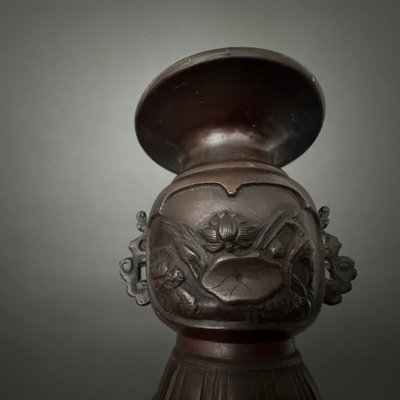 Paire de vases en bronze Japon XIXe patine brune