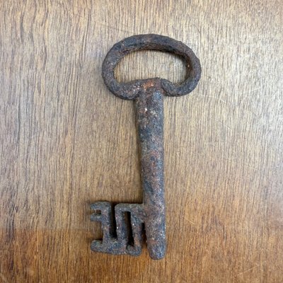 Clé Haute Époque en fer forgé