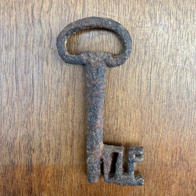 Clé Haute Époque en fer forgé