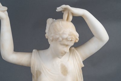 Scultura di donna in alabastro, fine XIX secolo