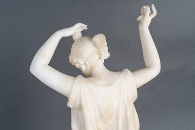 Scultura di donna in alabastro, fine XIX secolo