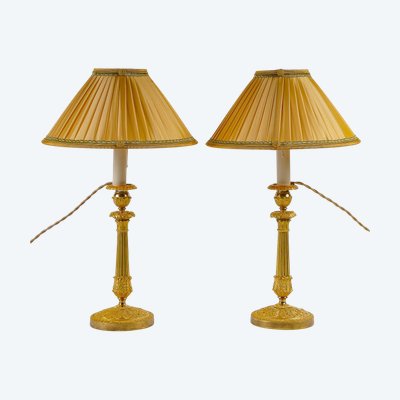 Ein Paar Fackeln aus der Restaurationszeit aus Bronze, ziseliert und vergoldet, als Lampen montiert um 1820