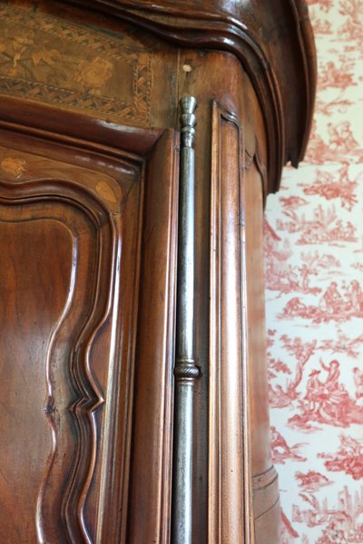 Louis XV cabinet from the 18th century