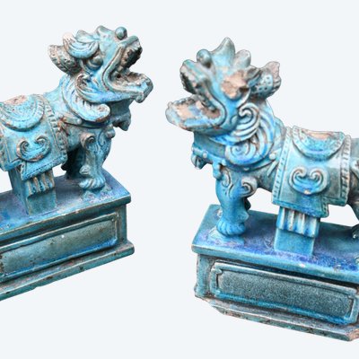 Paire de chiens de Fô en grès époque Ming XVII