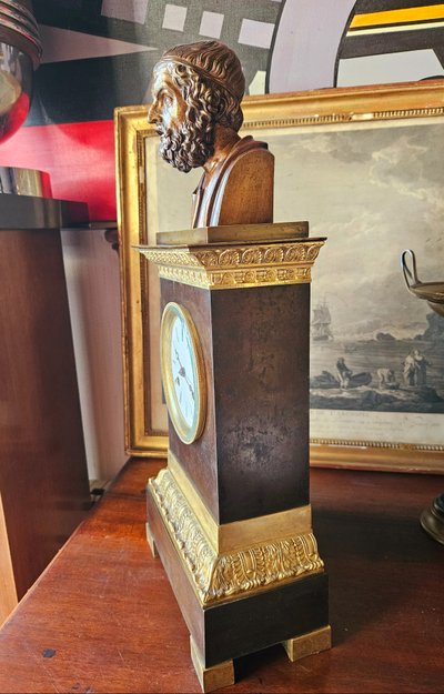 Orologio a bitta con busto di Omero 1820 ca.
