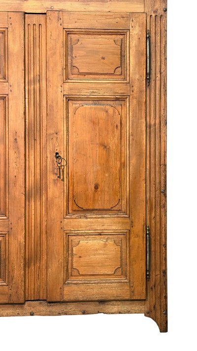 Armadio in abete 1700