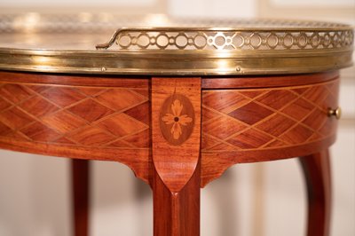 Transition style coffee table in rosewood marquetry
