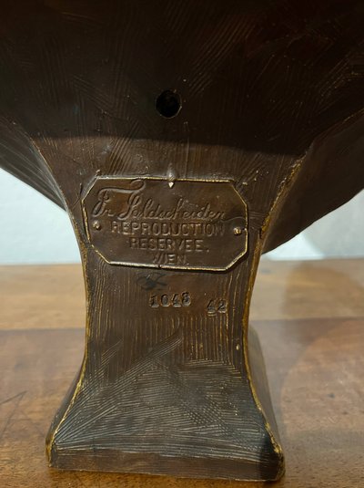 Buste d'un jeune Maure signé de Friedrich GOLDSCHEIDER (1845-1897)