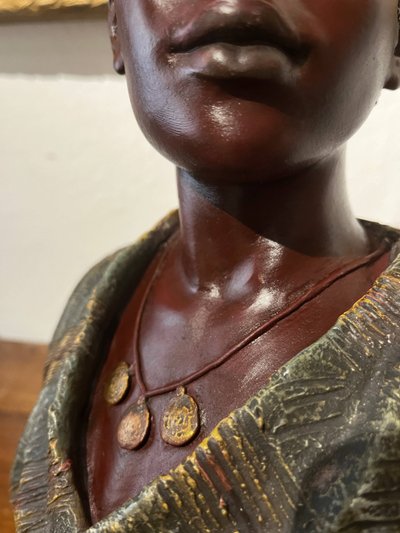 Buste d'un jeune Maure signé de Friedrich GOLDSCHEIDER (1845-1897)