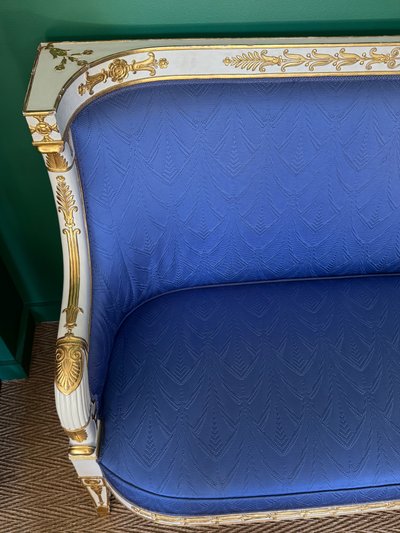 Canapé d’époque Empire, dans le goût de Jacob-Desmalter ou Marcion.