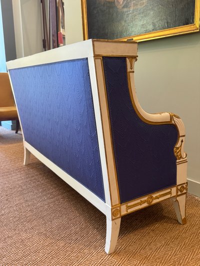 Canapé d’époque Empire, dans le goût de Jacob-Desmalter ou Marcion.