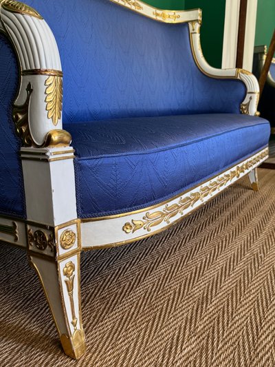 Canapé d’époque Empire, dans le goût de Jacob-Desmalter ou Marcion.
