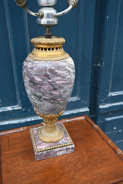 vase de marbre et bronze de style Louis XVI remonté en lampe 