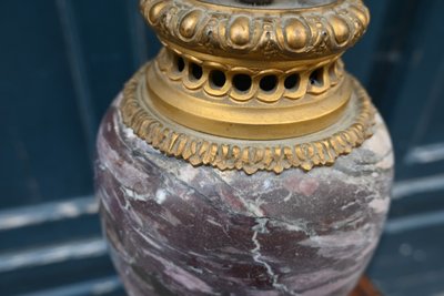 vase de marbre et bronze de style Louis XVI remonté en lampe 