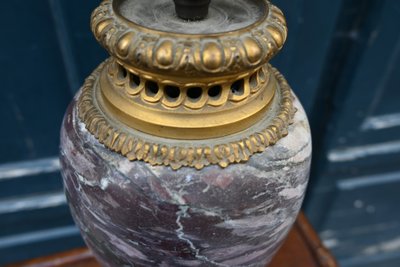 vase de marbre et bronze de style Louis XVI remonté en lampe 