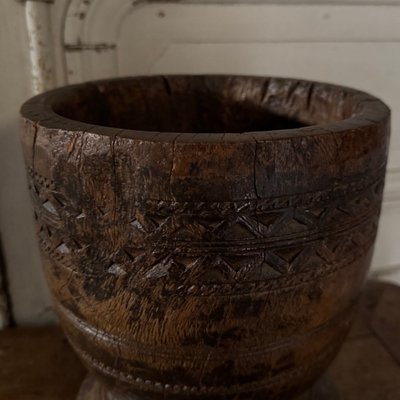 Mortier en bois sculpté gravé africaniste XXe