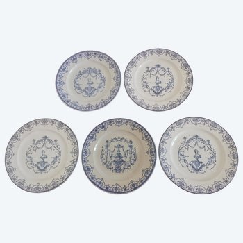 Nice set of 5 large plates in fine earthenware from Moustiers