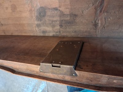 Cassettone del XVIII secolo in noce biondo curvato