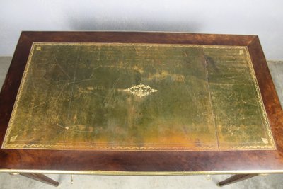 Bureau plat de style Louis XVI en acajou époque fin 19ème avec dessus cuir et 2 tiroirs 