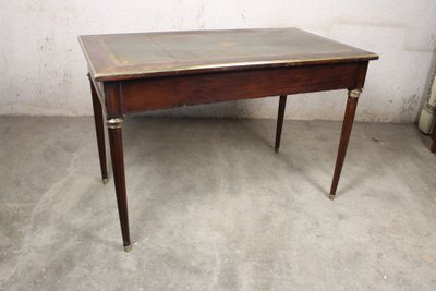 Bureau plat de style Louis XVI en acajou époque fin 19ème avec dessus cuir et 2 tiroirs 