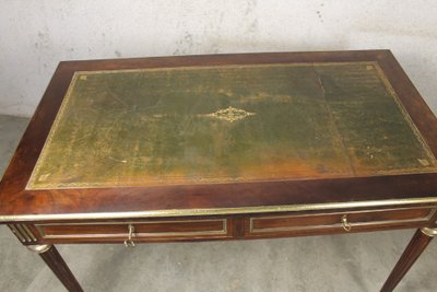 Bureau plat de style Louis XVI en acajou époque fin 19ème avec dessus cuir et 2 tiroirs 