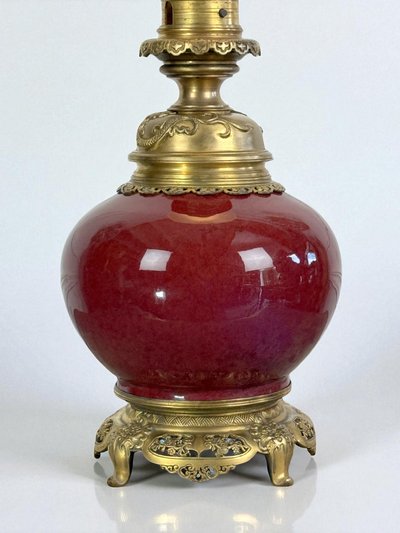 LAMPE CHINE ÉPOQUE NAPOLÉON III EN CÉRAMIQUE SANG DE BŒUF ORNÉE DE BRONZE DORÉ
