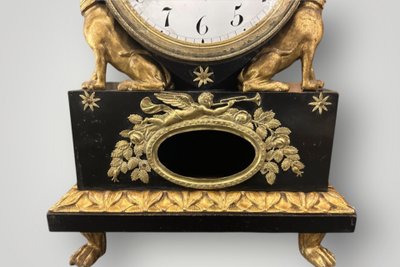 Austrian clock in lacquered and gilded wood, early 19th century - Vienna - Austria - Empire H 50 cm