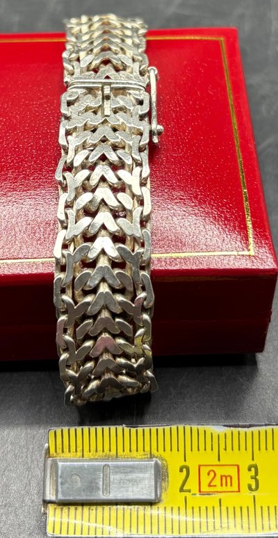 BRACCIALE IN ARGENTO MASSICCIO