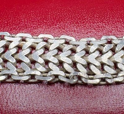 BRACCIALE IN ARGENTO MASSICCIO